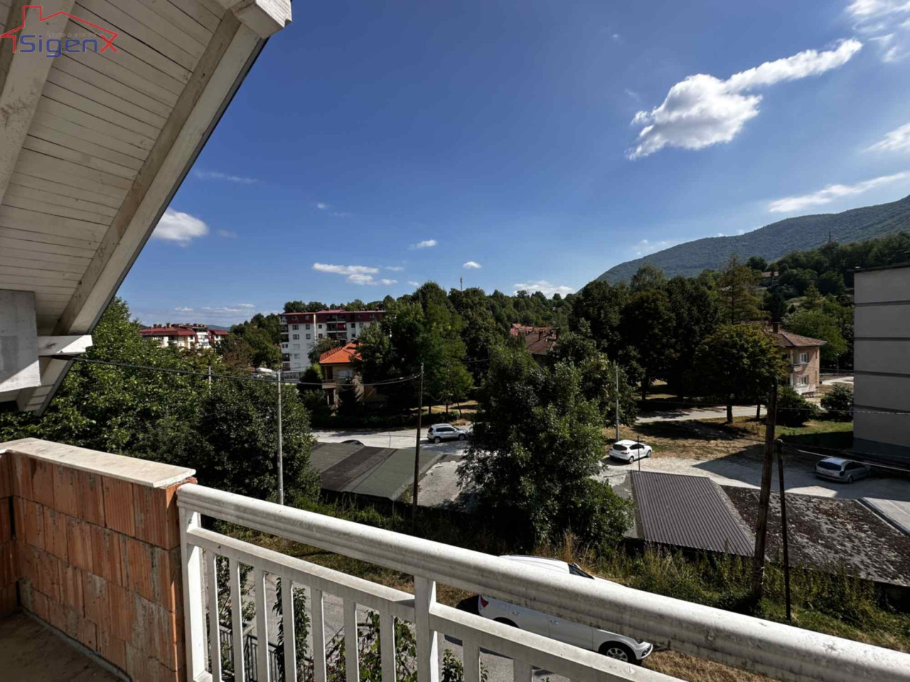 Sigenx prodaje kuću sa dvorištem/Hadžići 41