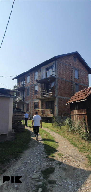 Kuća Bratunac  061 296 308