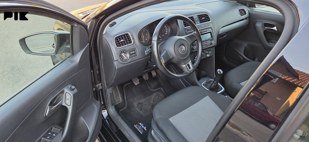 VW Polo crni 2012 godina 1.2 tdi 55kw - slika 3