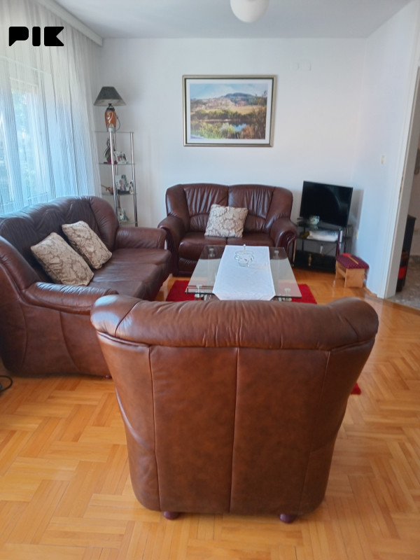 PRODAJA - DVOSOBAN STAN 46 m2 - STROGI CENTAR BIJELJINE 3