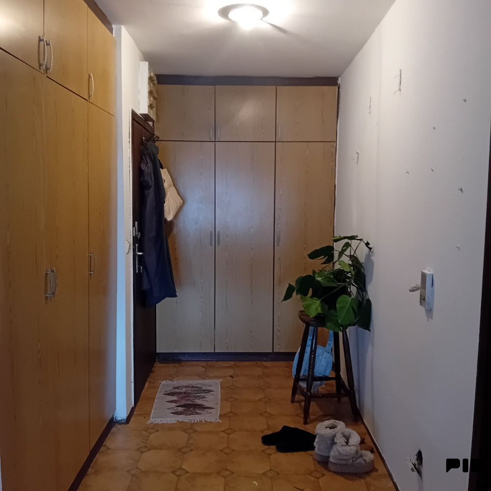 Izdajem stan u Slavinovićima 9