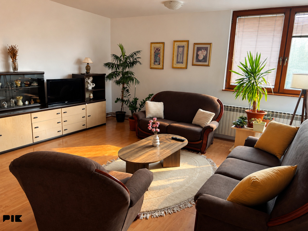 Trosoban stan 76m2 Dobrinja C5 balkon 2 sprat 3