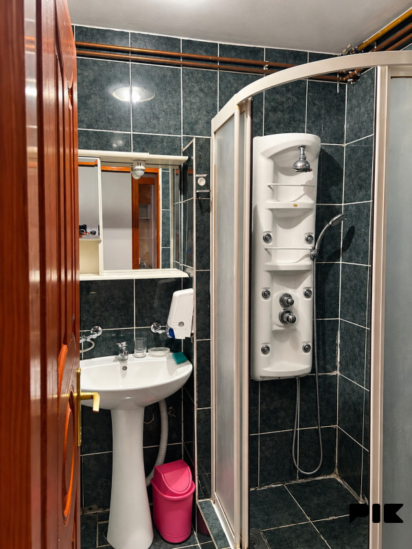 Trosoban stan 76m2 Dobrinja C5 balkon 2 sprat 12