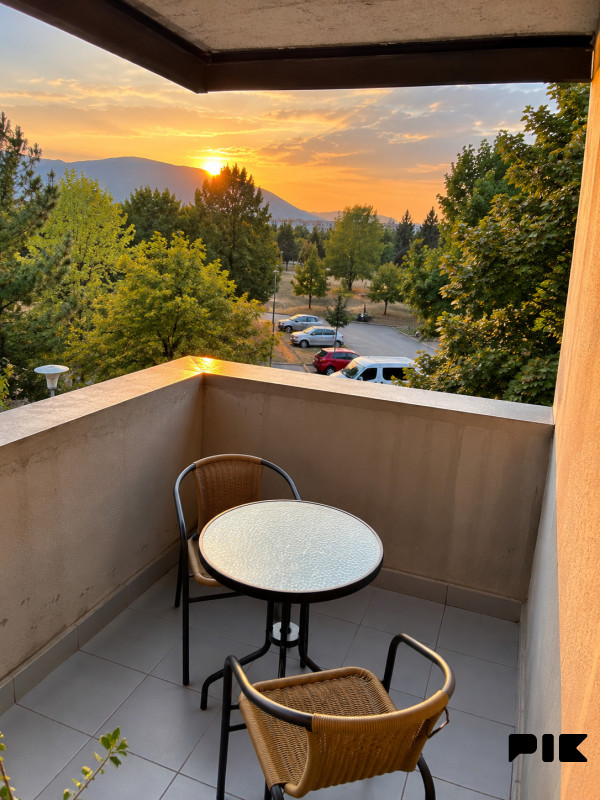 Trosoban stan 76m2 Dobrinja C5 balkon 2 sprat 15