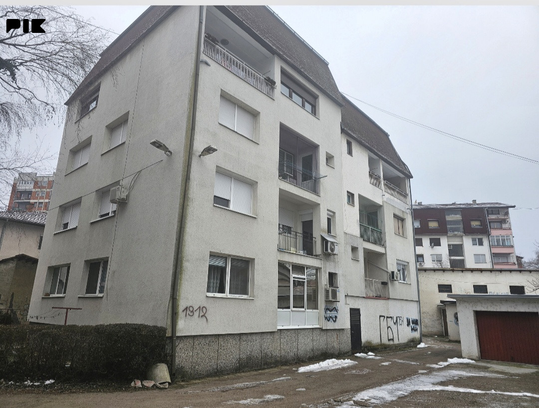 Srpska Varos stan 79m2 + garaza 25m2