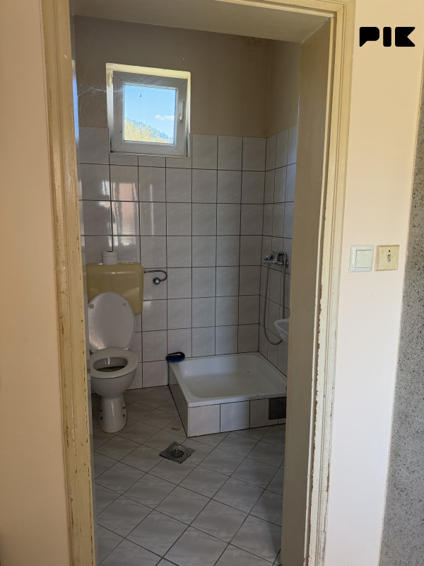 Poslovni prostor Lopare 17