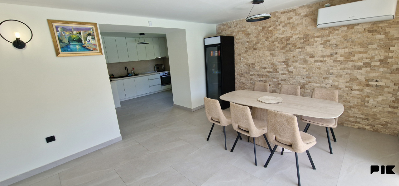 Moderna nova vila sa bazenom 13