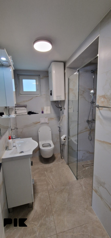 Moderna nova vila sa bazenom 19
