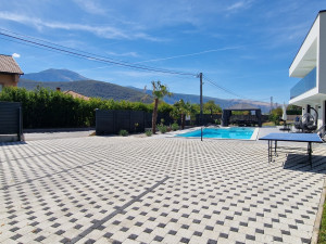 Moderna nova vila sa bazenom photo 3
