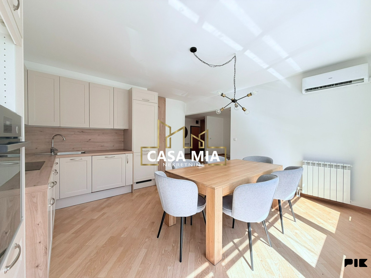 CASA MIA / Trosoban stan / 111m2 / Skenderija / Centar 7