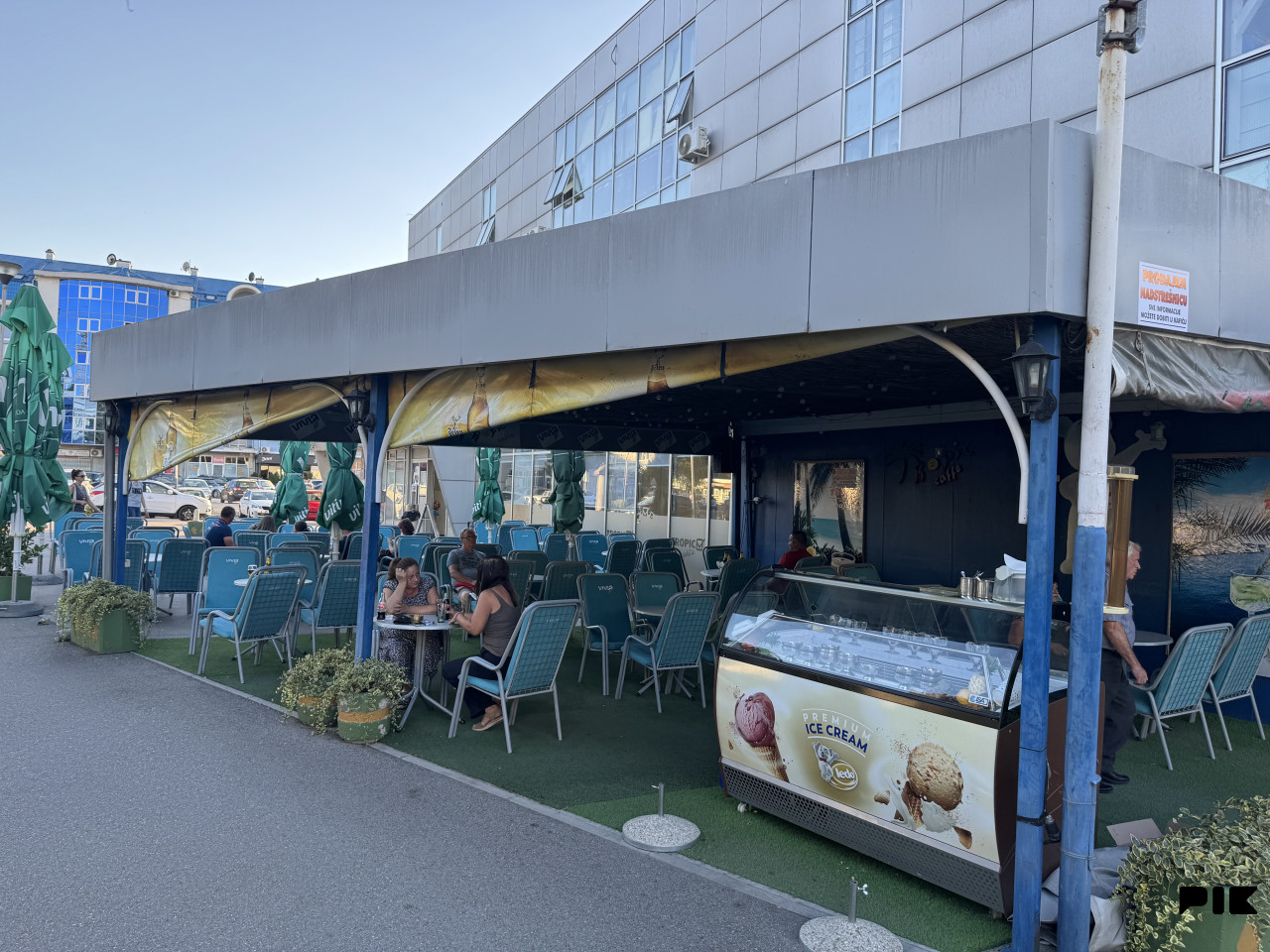 Metalna nadstresnica (tenda) 2