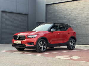 Volvo XC 40 2.0 D3 AWD Automatik Pano Kamera R-Design XC40