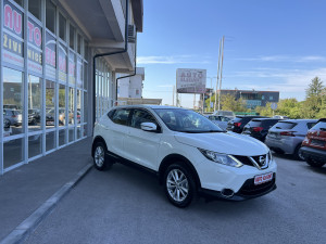 Nissan Qashqai 1.5 DCI 81kW mod 2016 *led,navii,kamera*