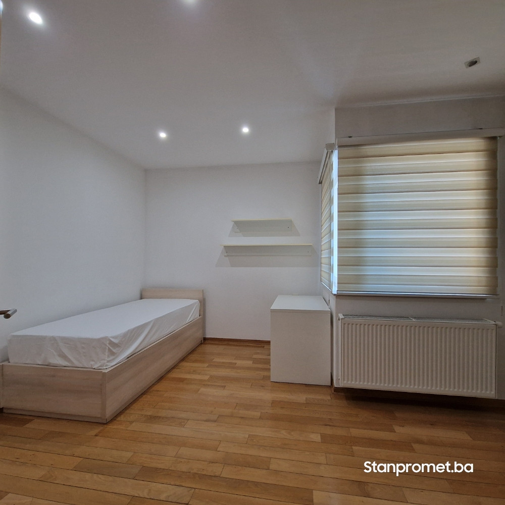 Četverosoban stan Skenderpašina prodaja Centar 12