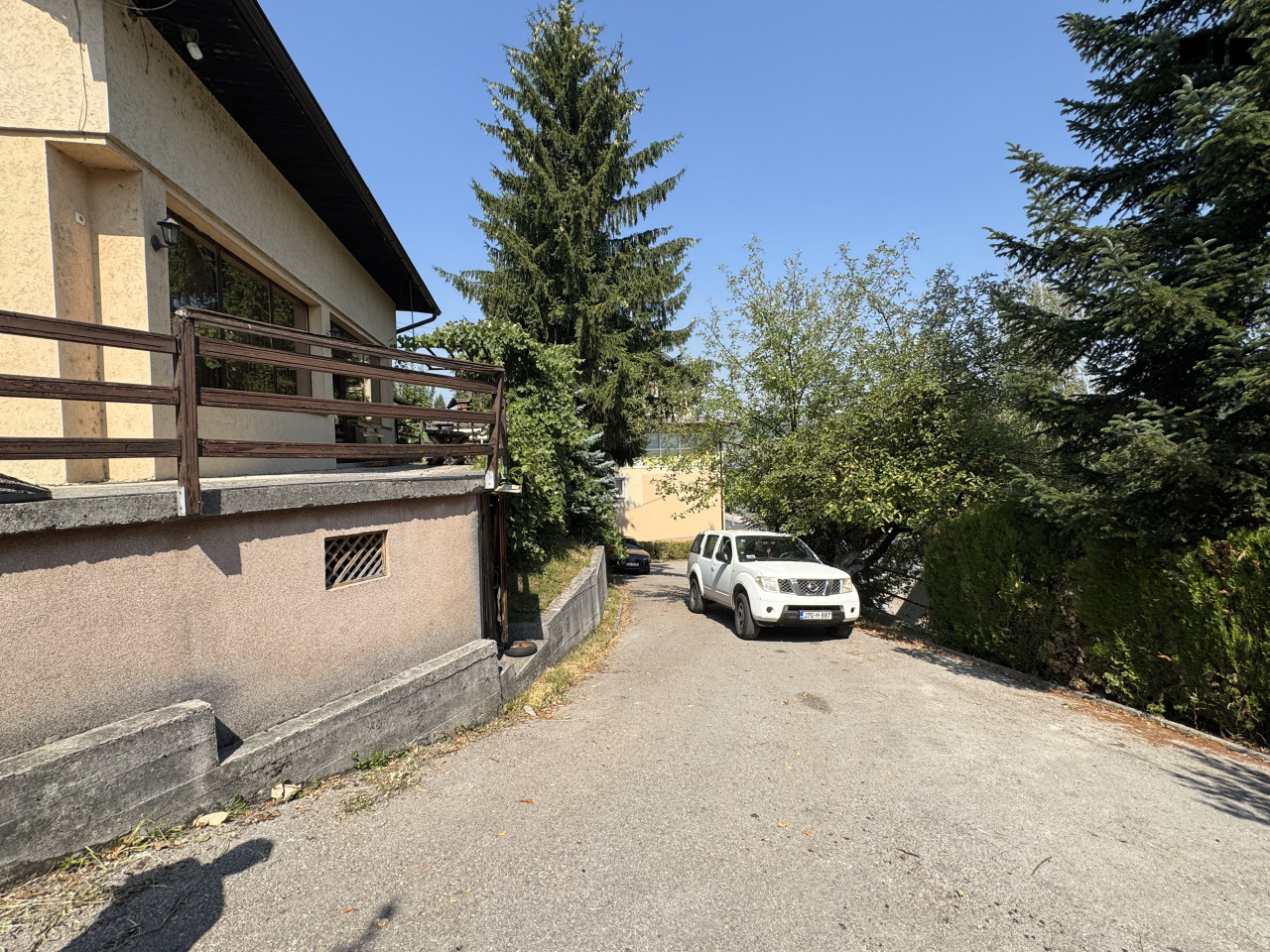 Kuća Hadžići- MOSTARSKO RASKRSCE- 220m2 2