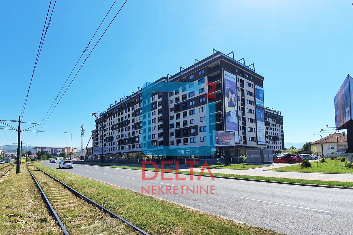 Penthouse trosoban stan sa terasom / garaža / Bulevar / Stup