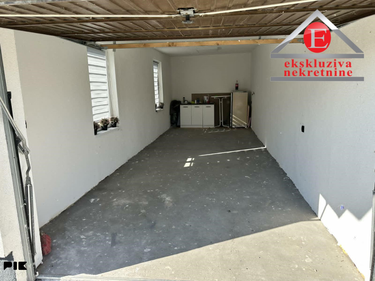 Moderno namještena kuća sa okućnicom od 4.563 m2 ID 4302/DŠ 12