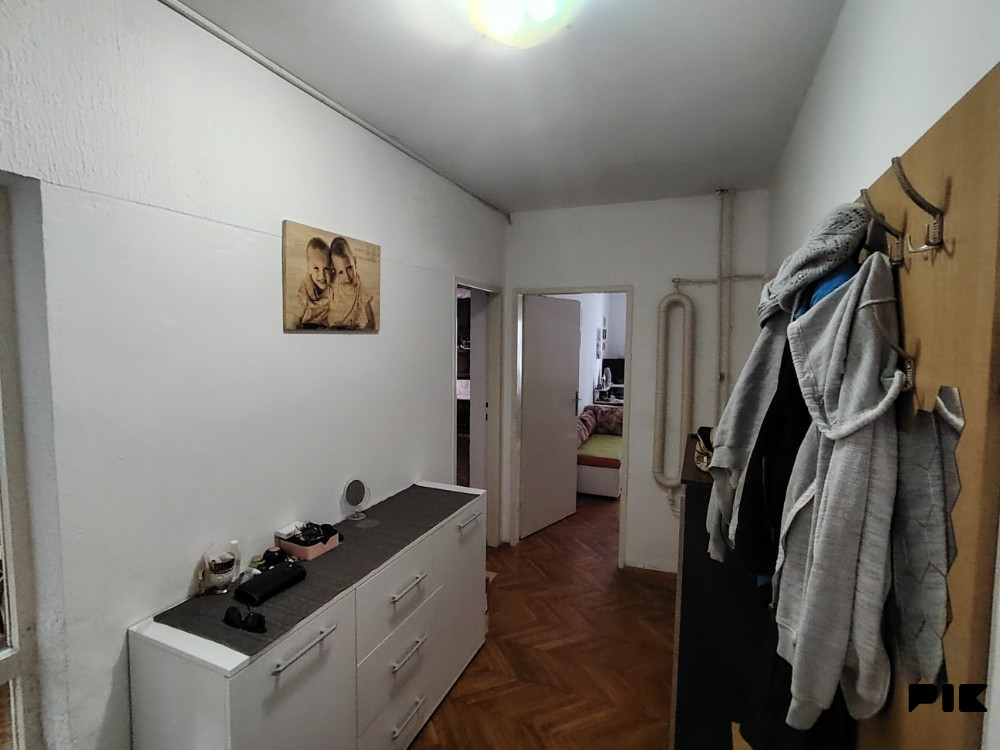 Trosoban stan u centru Zvornika 4