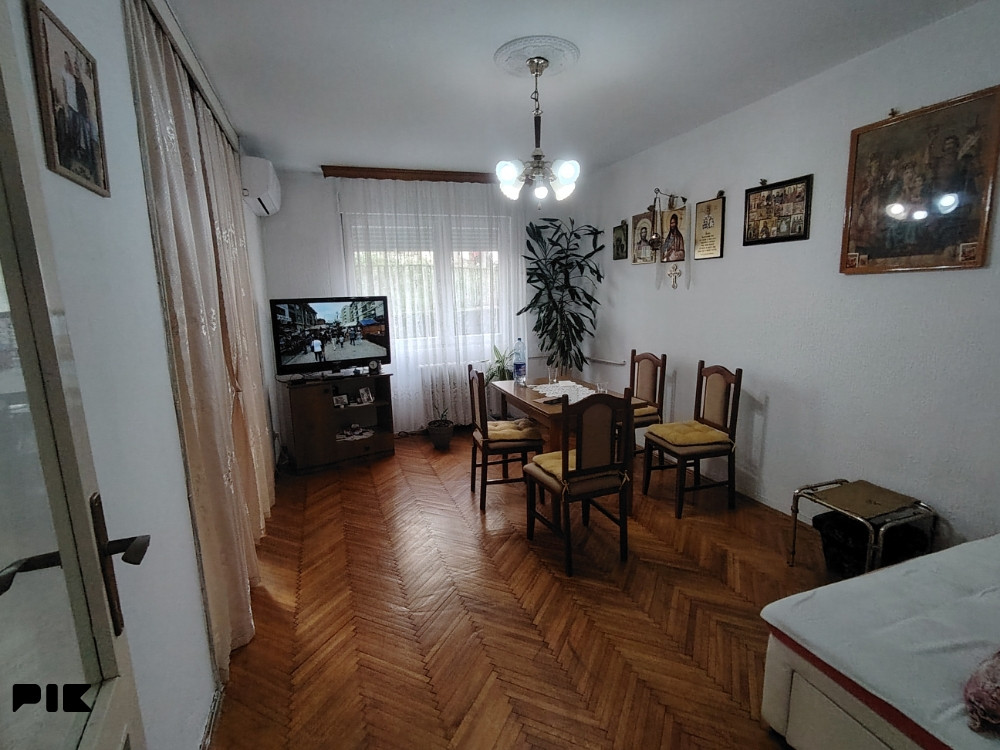 Trosoban stan u centru Zvornika