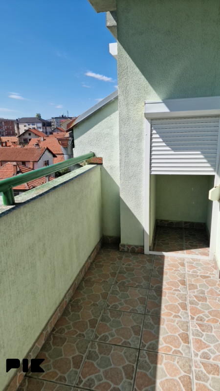 Stan 54 m2 + garaža Bijeljina 24