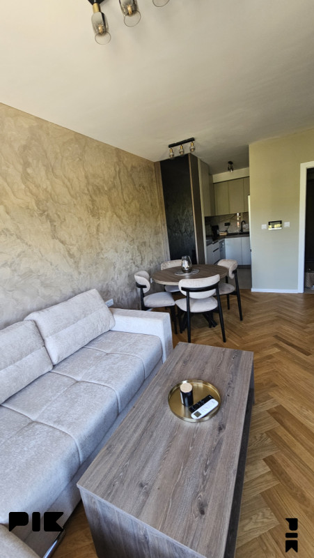 LUX TROSOBAN STAN / 58m2/ PRVI STANARI/ GARAŽNO MJESTO