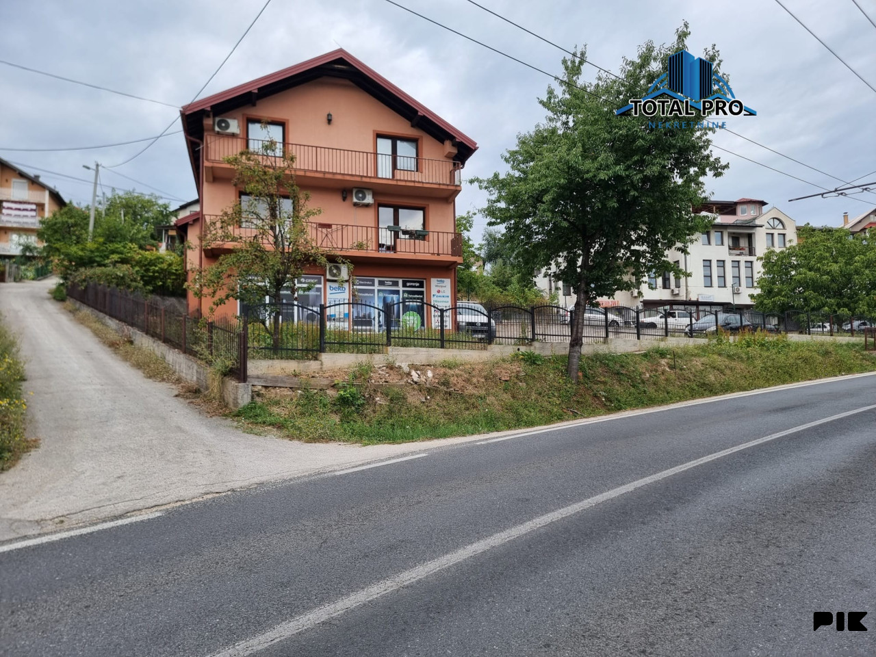 TOTAL PRO/ Trosoban stan u kući 84 m2 /  Vogošća