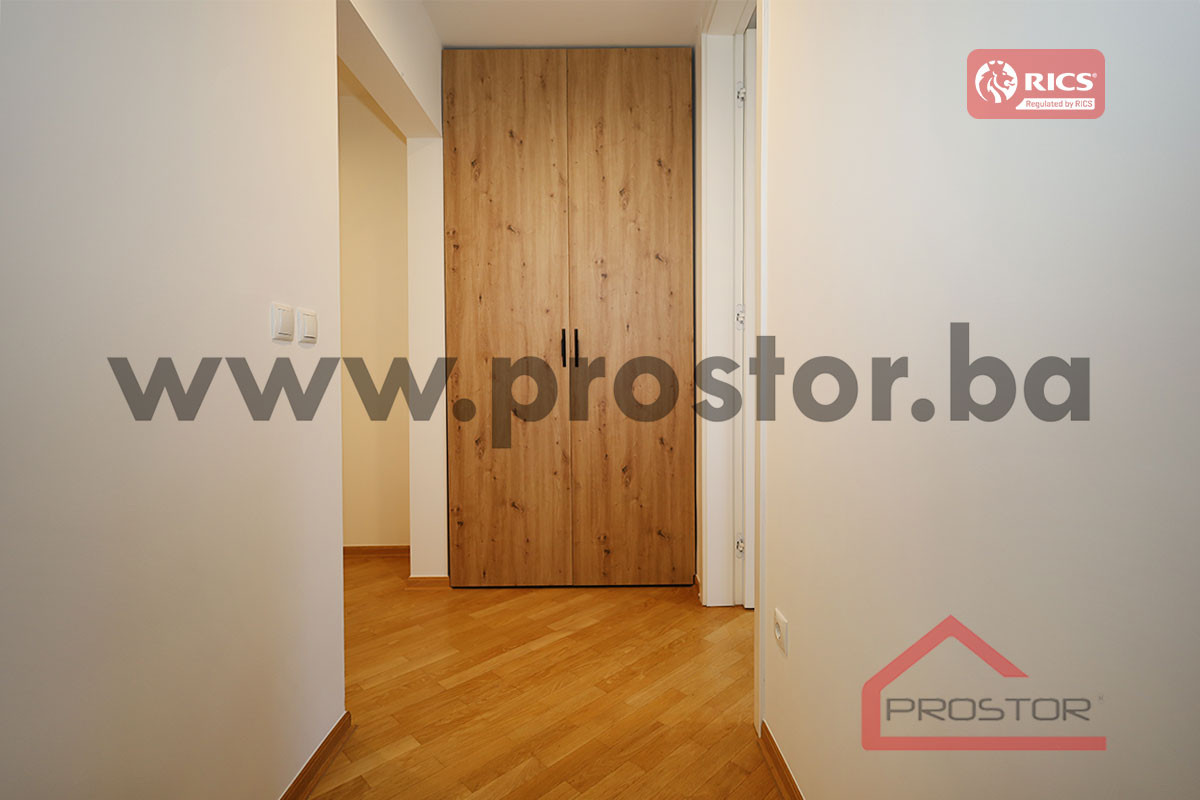 PROSTOR izdaje: Trosoban stan, Skenderija 15