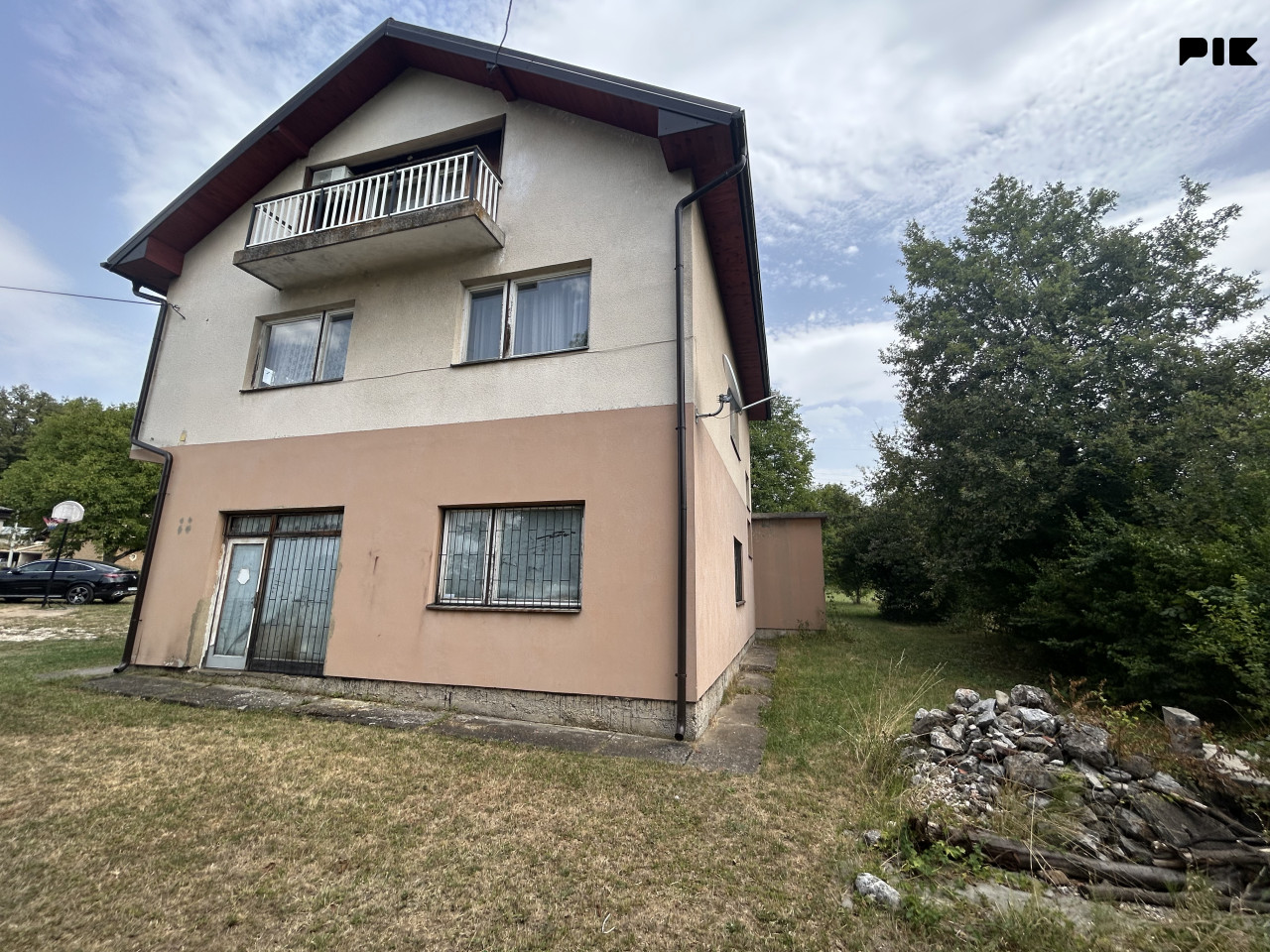 Stambeno-poslovni objekat sa zemljištem - 5000 m2 3