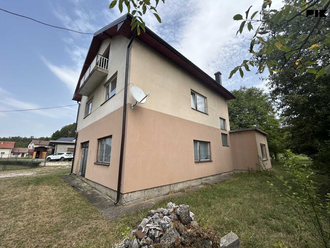 Stambeno-poslovni objekat sa zemljištem - 5000 m2 4