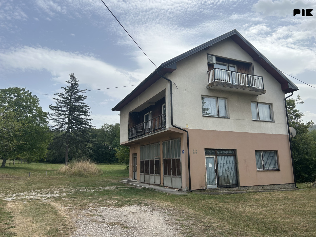 Stambeno-poslovni objekat sa zemljištem - 5000 m2 5