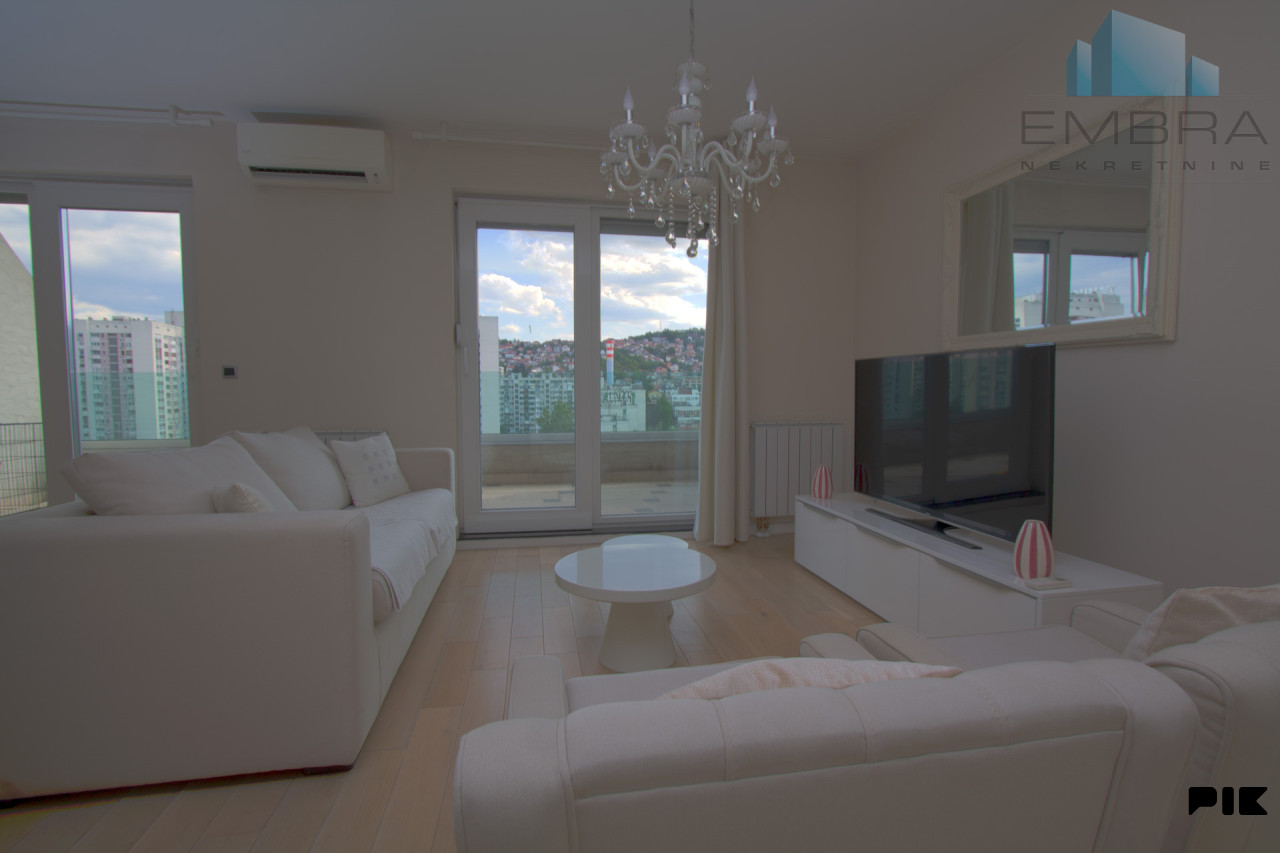 EMBRA najam: Trosoban Penthouse, Nova Otoka, Novi Grad.