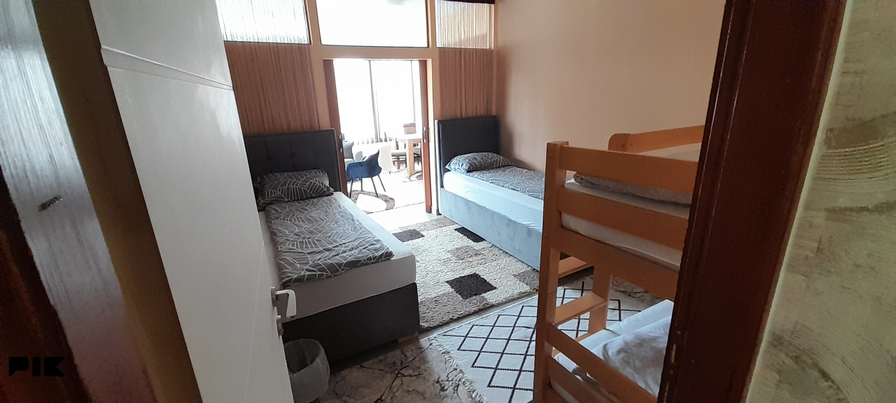 Trosoban stan Sarajevo Centar Drvenija 8