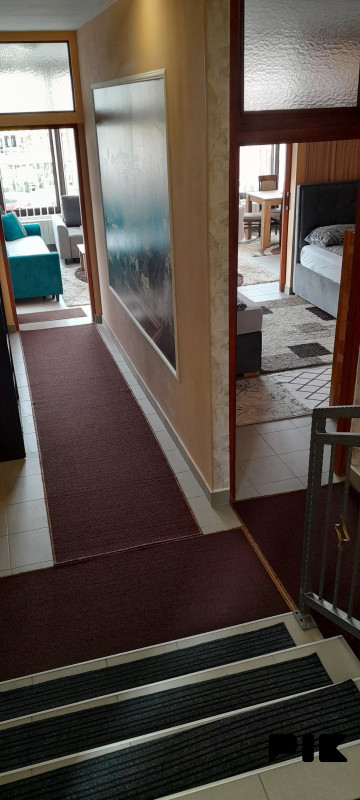 Trosoban stan Sarajevo Centar Drvenija 9