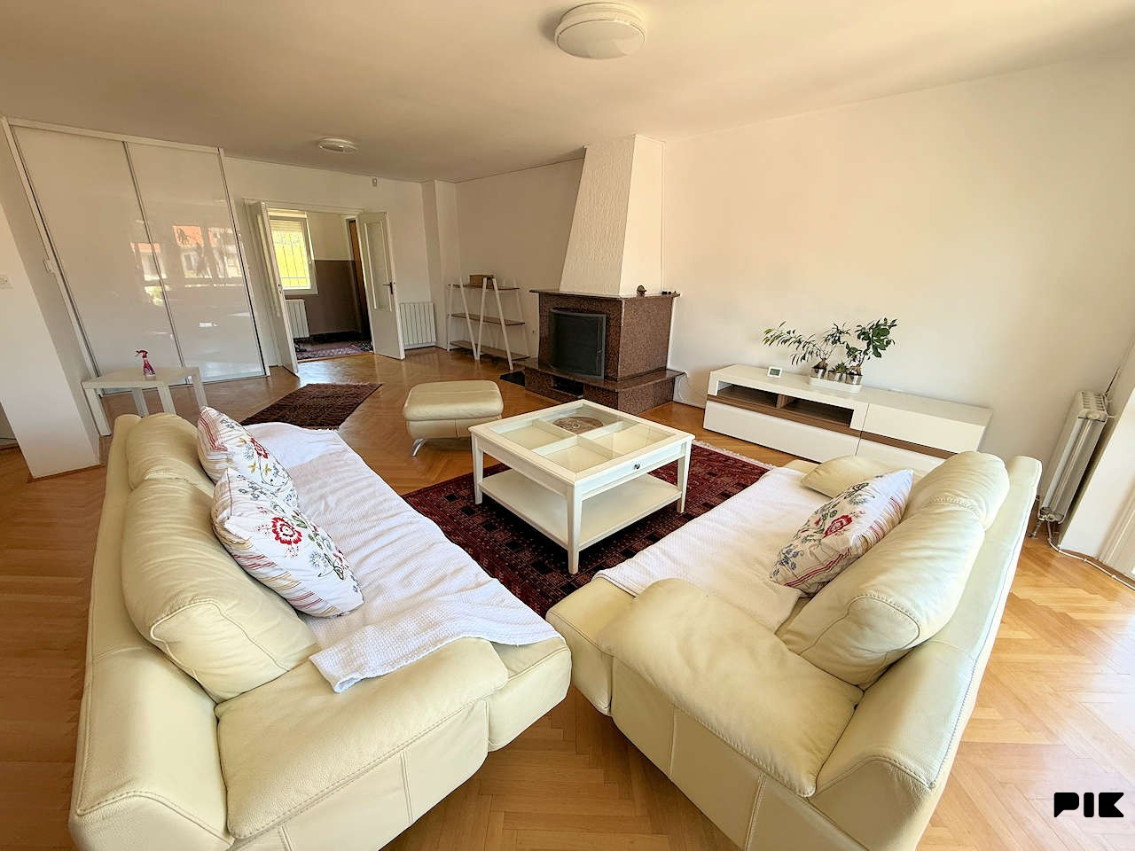 Ekskluzivna rezidencijalna kuća sa 1.750 m2 4