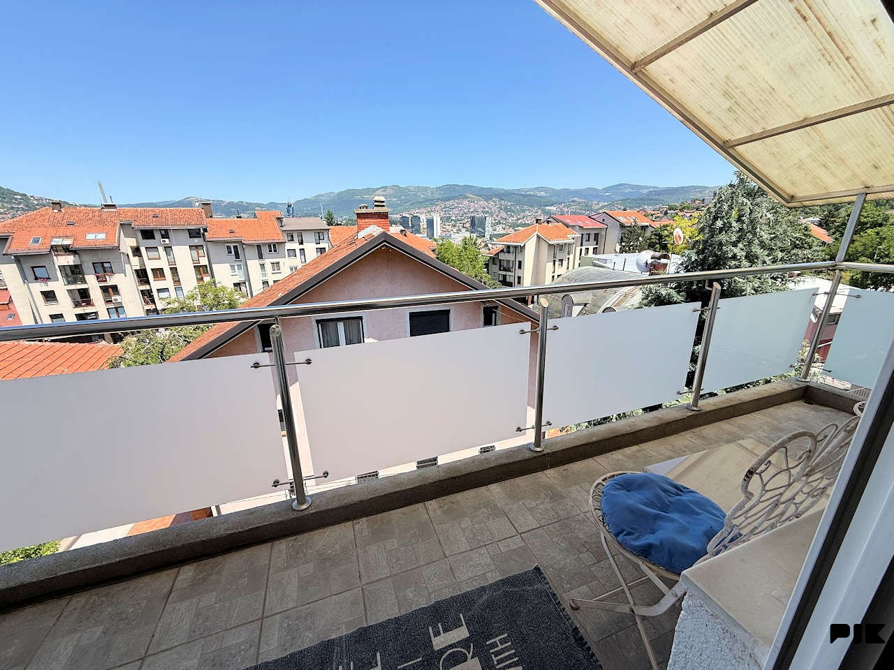 Ekskluzivna rezidencijalna kuća sa 1.750 m2 14