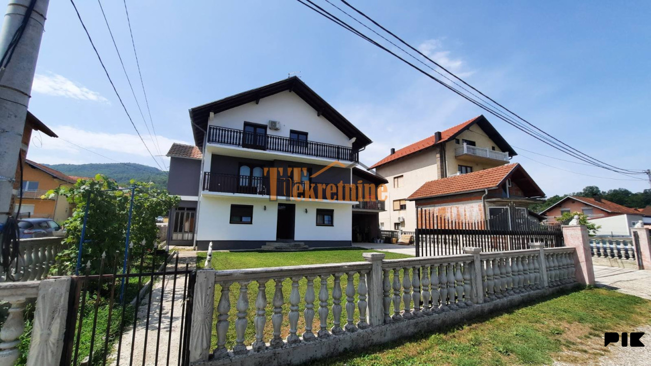 Stambeni objekat 479 m2 na placu od 595 m2 - Debeljaci