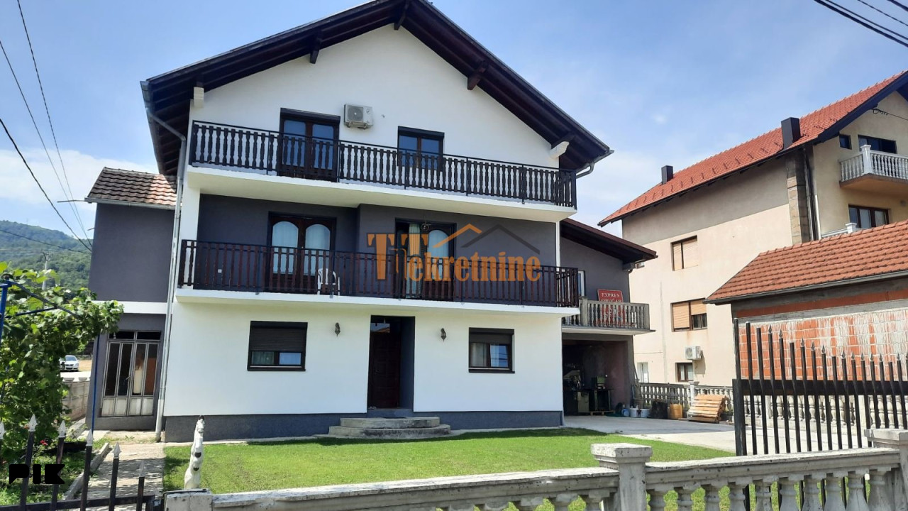 Stambeni objekat 479 m2 na placu od 595 m2 - Debeljaci 2