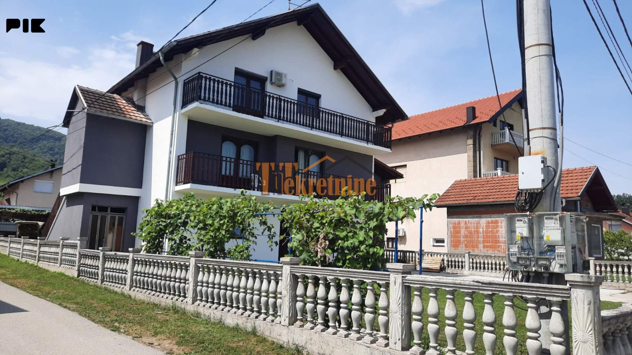 Stambeni objekat 479 m2 na placu od 595 m2 - Debeljaci 5