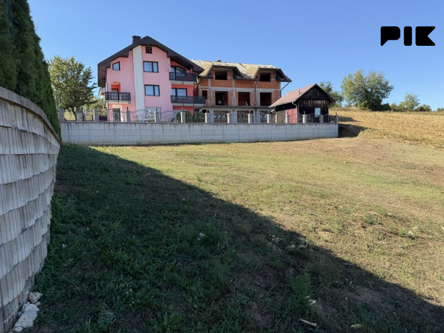 Zemljište Parcela za kucu u Velika Kladuša 650-700m2