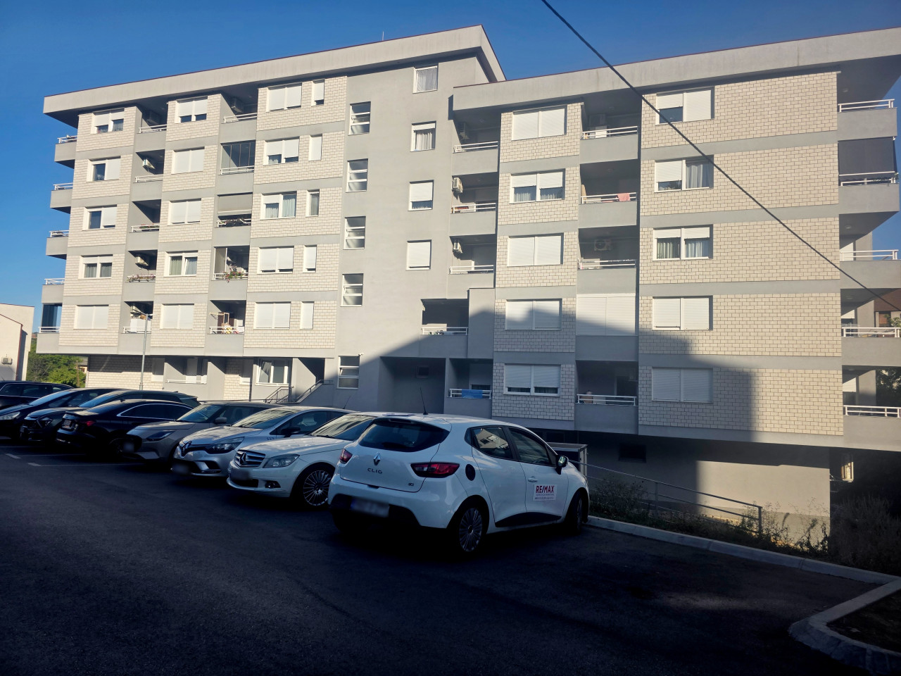 NAJAM | MODERAN DVOSOBAN STAN | OBILIĆEVO,novogradnja