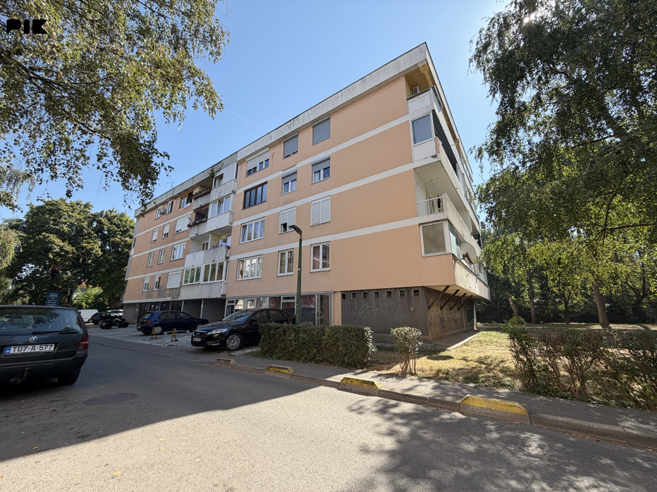 U potpunosti adaptiran trosoban stan Ilidža , Pejton 1. sprat