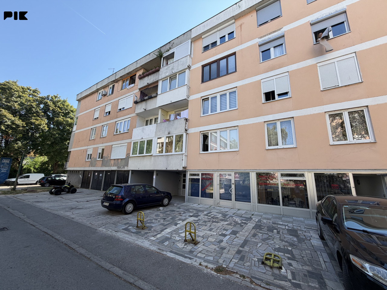 U potpunosti adaptiran trosoban stan Ilidža , Pejton 1. sprat photo 2
