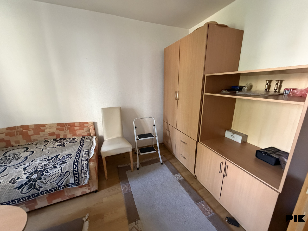 Trosoban renoviran stan 86 m2 Pejton Ilidža prvi sprat 17
