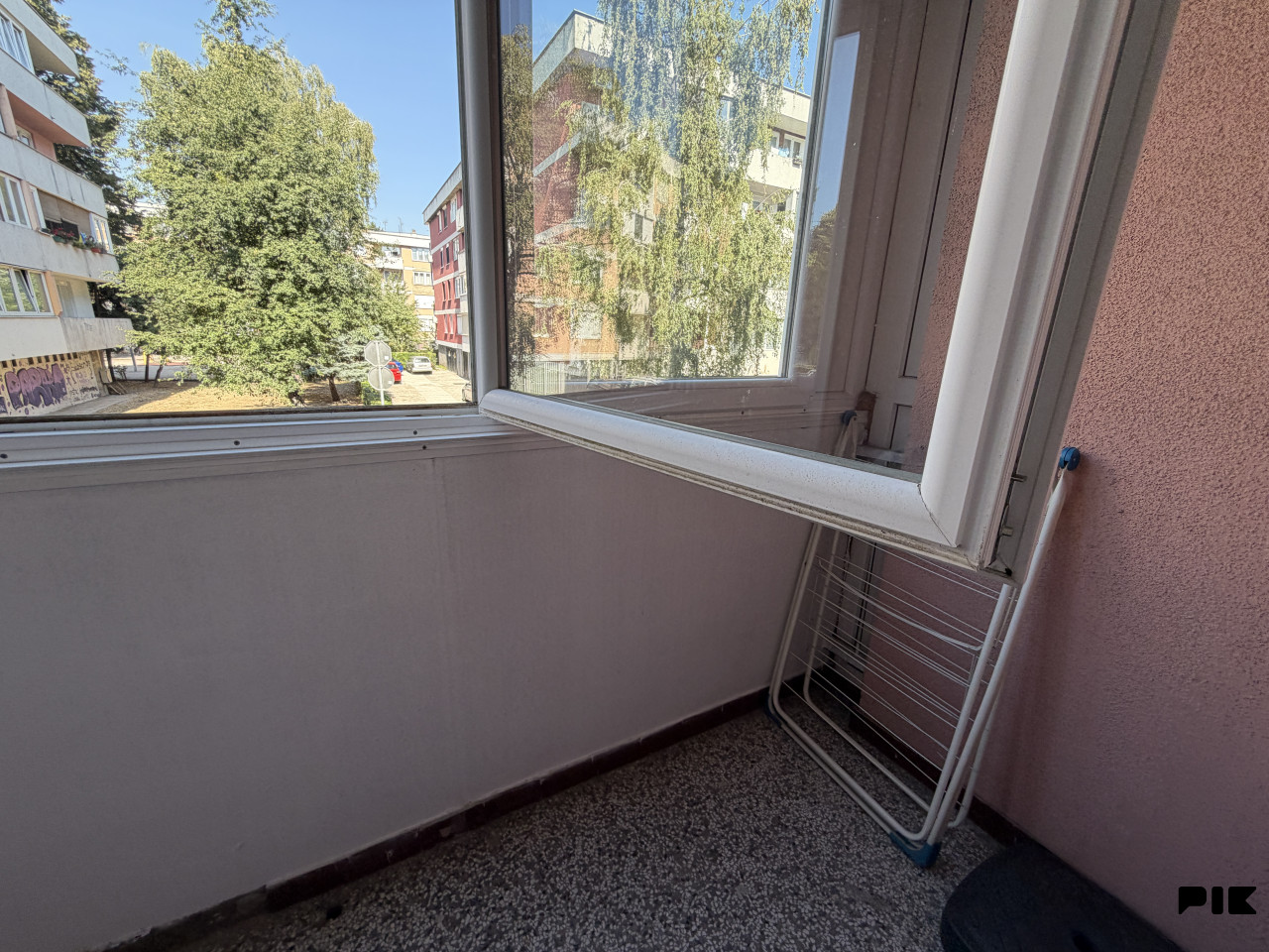 Trosoban renoviran stan 86 m2 Pejton Ilidža prvi sprat 18
