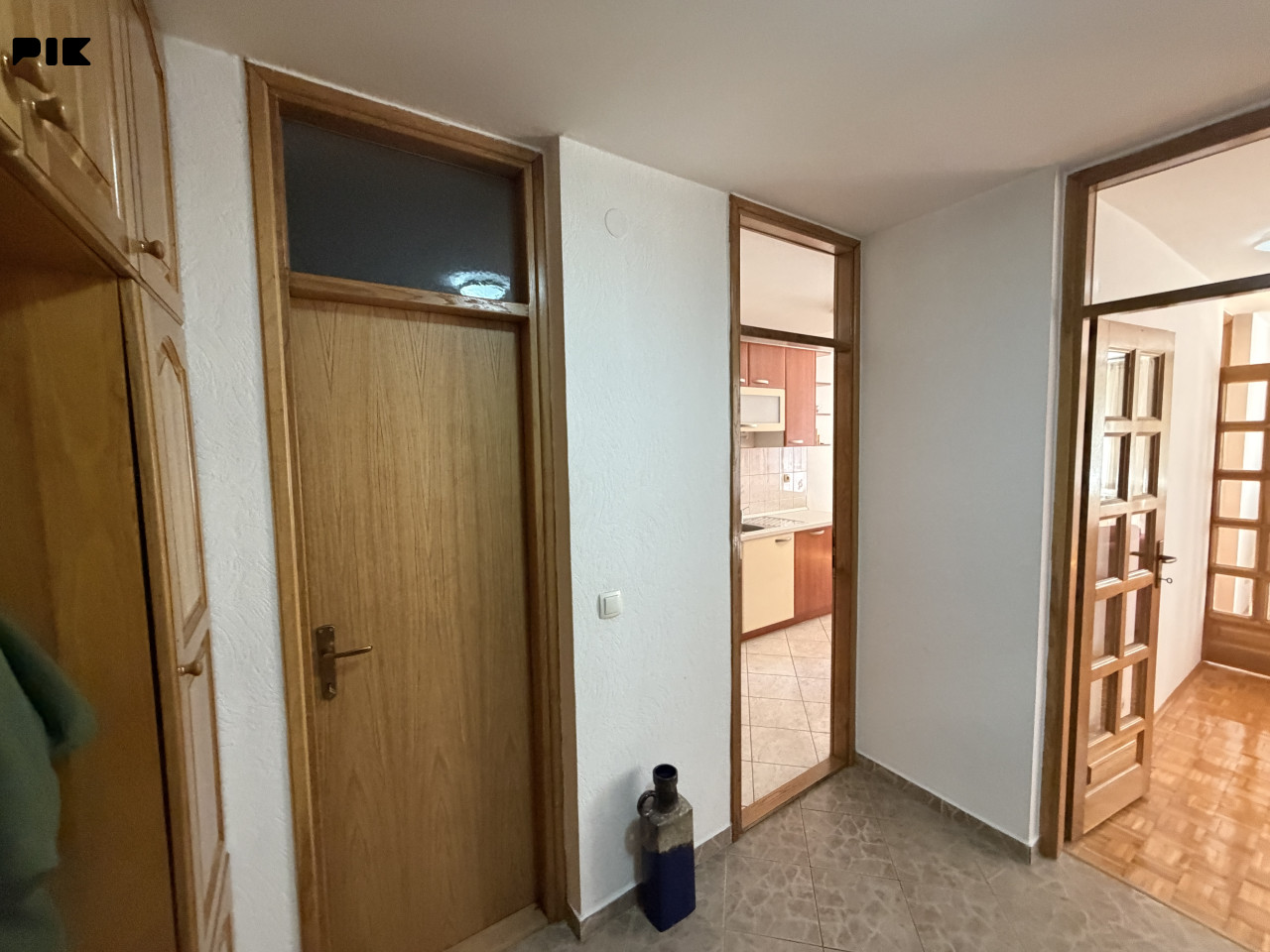 U potpunosti adaptiran trosoban stan Ilidža , Pejton 1. sprat photo 4