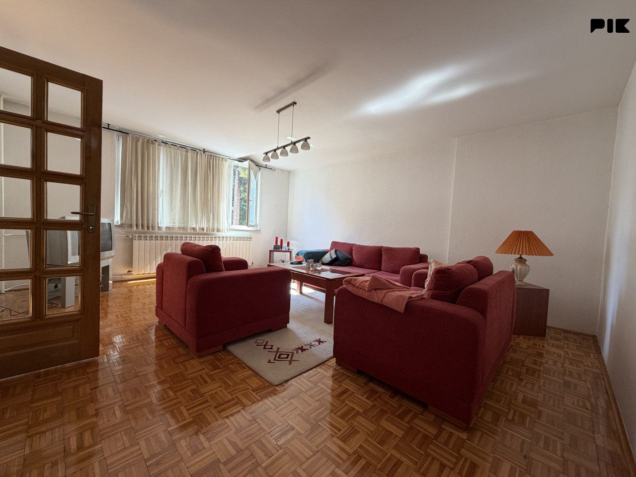 Trosoban renoviran stan 86 m2 Pejton Ilidža prvi sprat 6