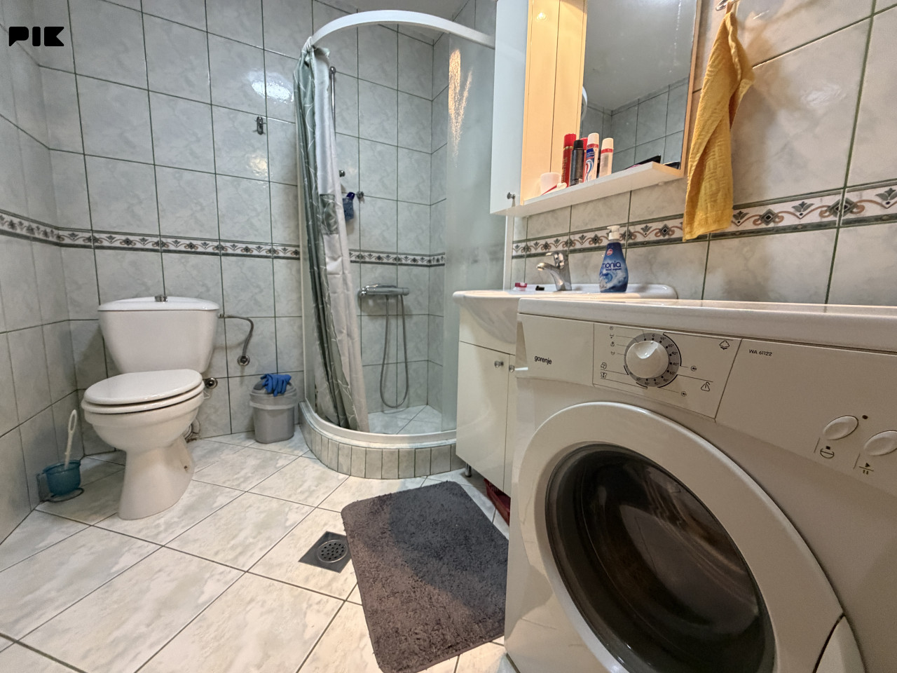 Trosoban renoviran stan 86 m2 Pejton Ilidža prvi sprat 22