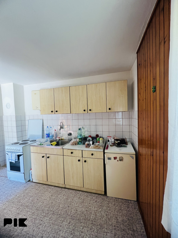 2 Kuće Pale 100m2 i 300m2 13