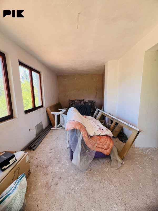 2 Kuće Pale 100m2 i 300m2 21