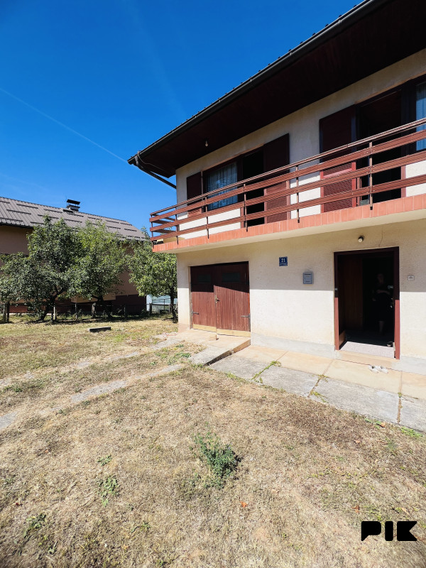 2 Kuće Pale 100m2 i 300m2 23